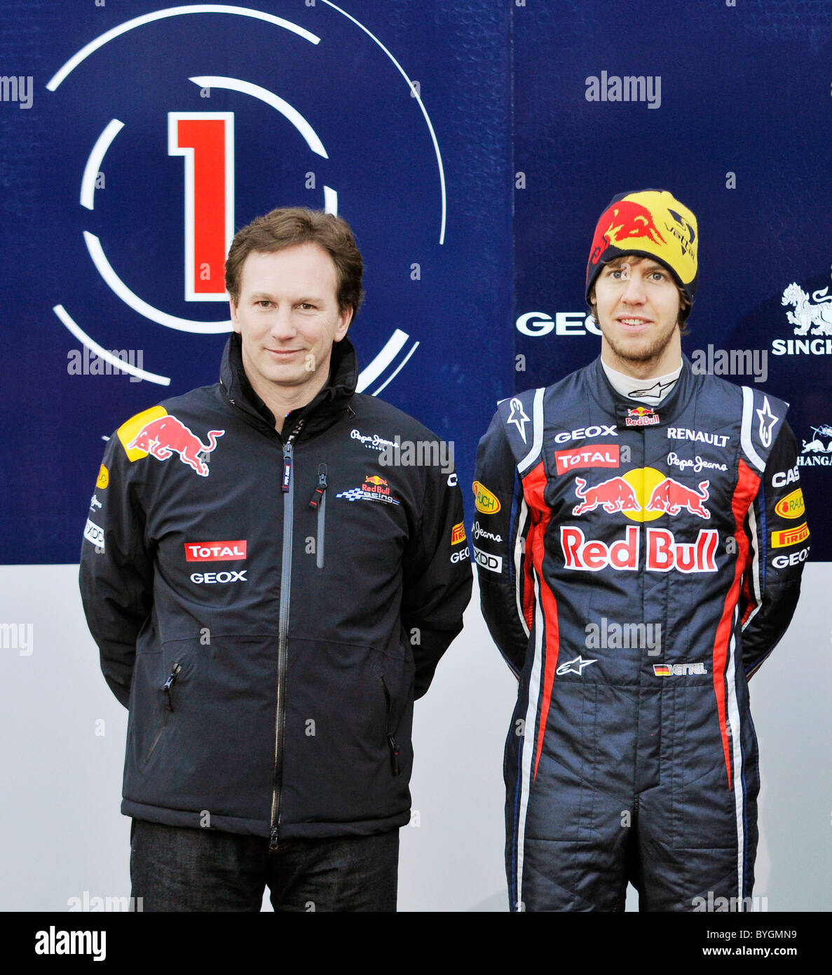 Pilota Sebastian Vettel (GER,a destra) e il team principal Christian Horner (GBR), entrambe le Red Bull Racing team di Formula Uno Foto Stock