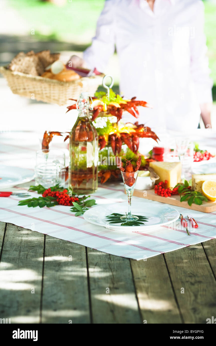 Pasto con astaci sul tavolo per esterno Foto Stock