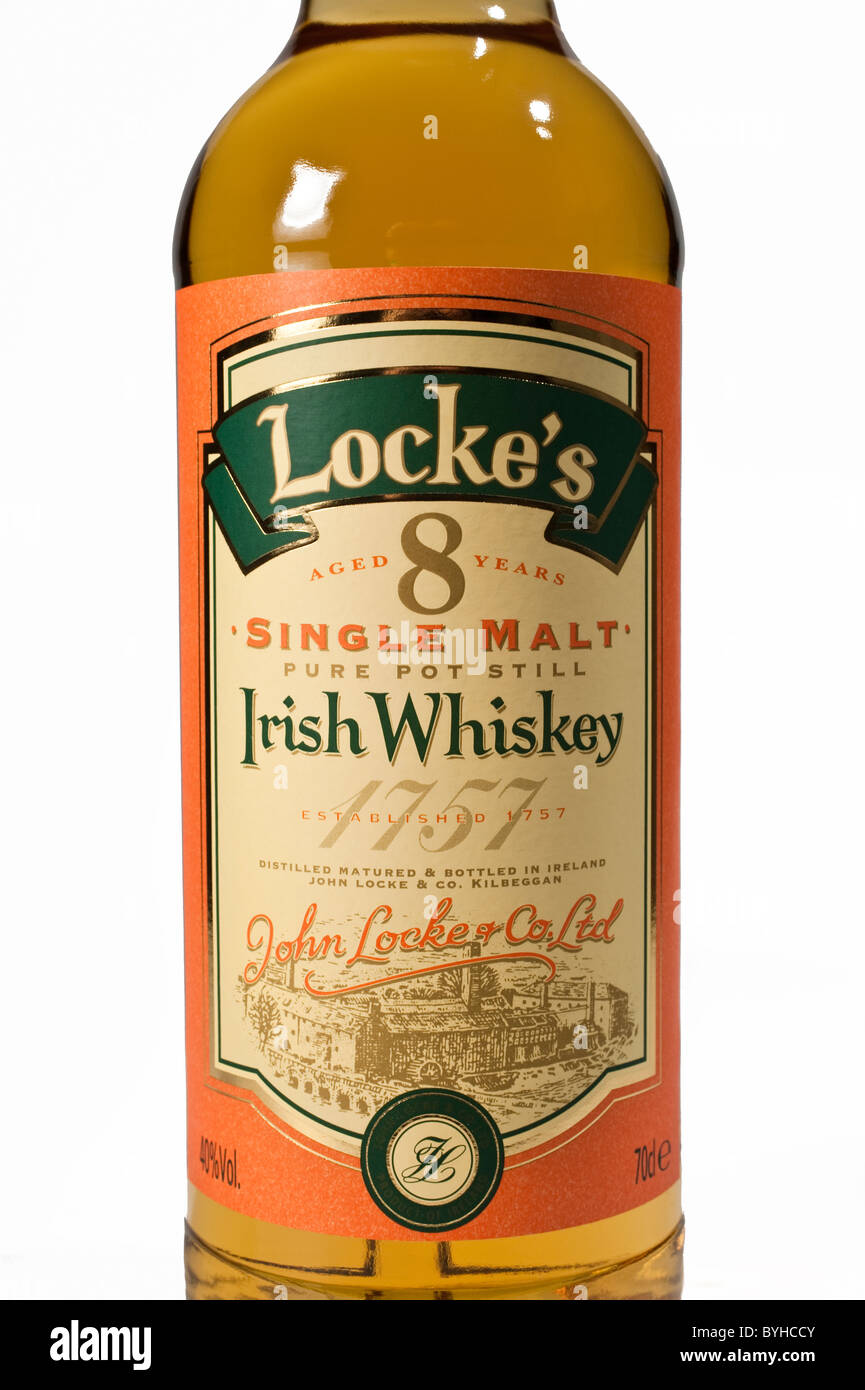 L'etichetta su una bottiglia di Lockes single malt whiskey irlandese effettuate a Kilbeggan contea Westmeath Irlanda Foto Stock