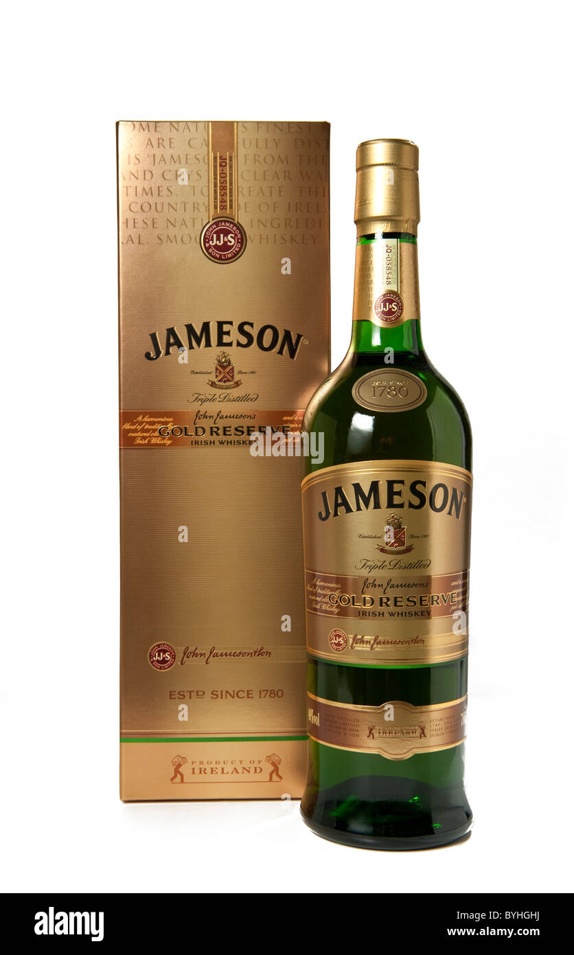 Una bottiglia di Jameson riserva d'Oro Irish whiskey con la sua scatola di presentazione Foto Stock