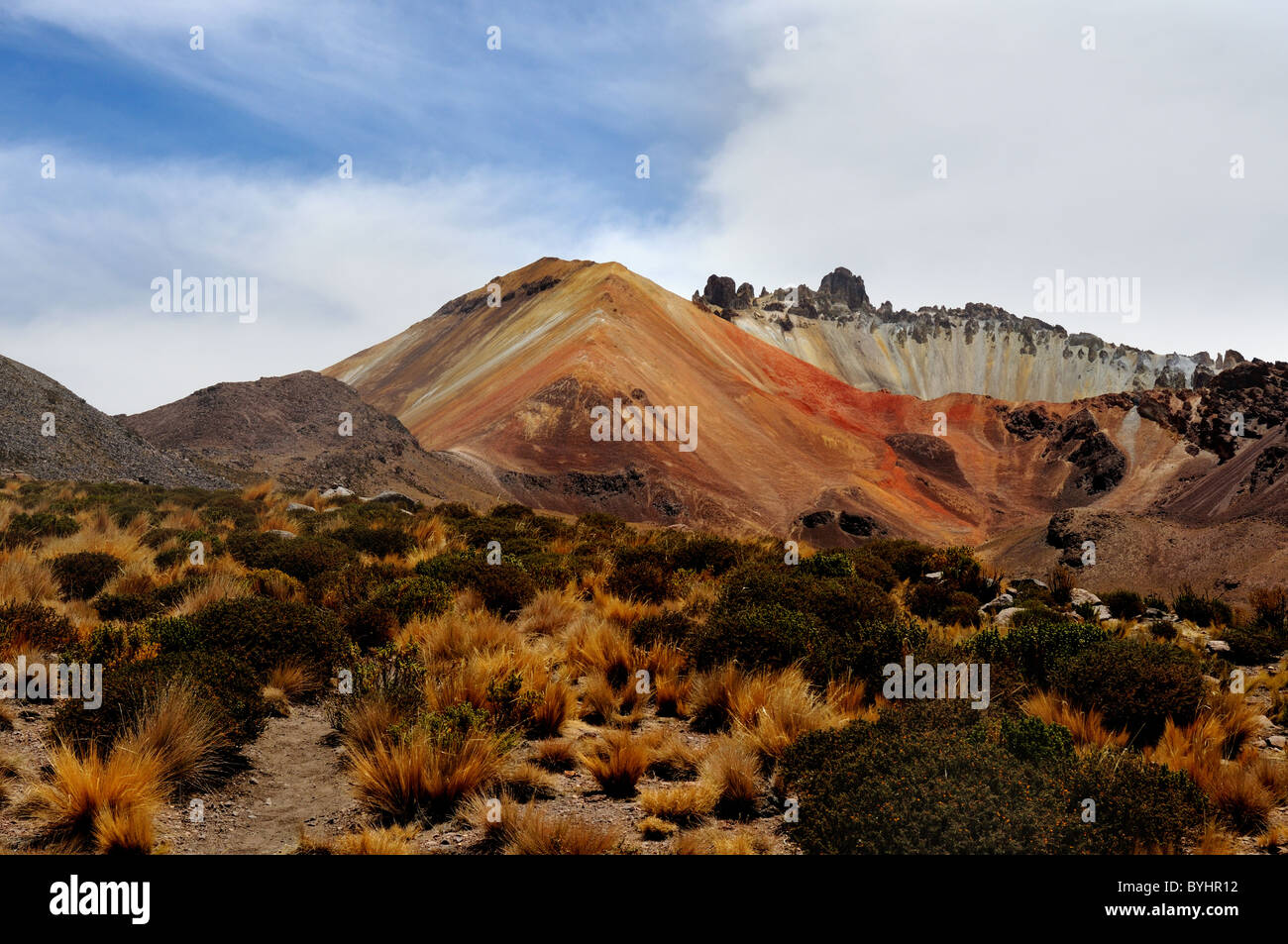 Vulcano Tunupa nel Salar de Uyuni in Bolivia Foto Stock