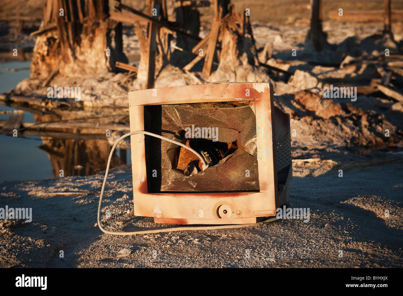 Rotto il monitor di un computer a Bombay Beach, Salton Sea, California Foto Stock