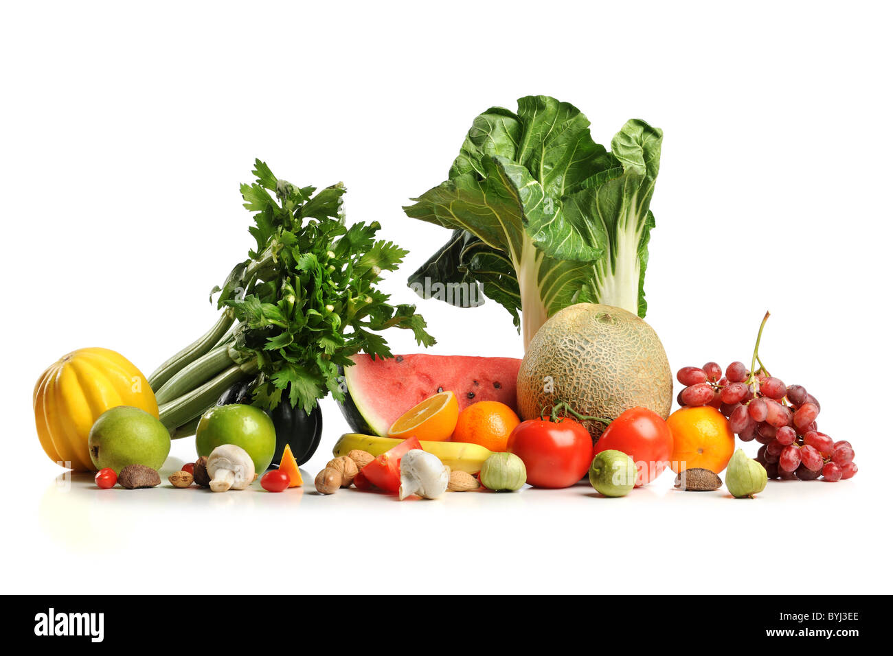La frutta e la verdura fresca su sfondo bianco Foto Stock