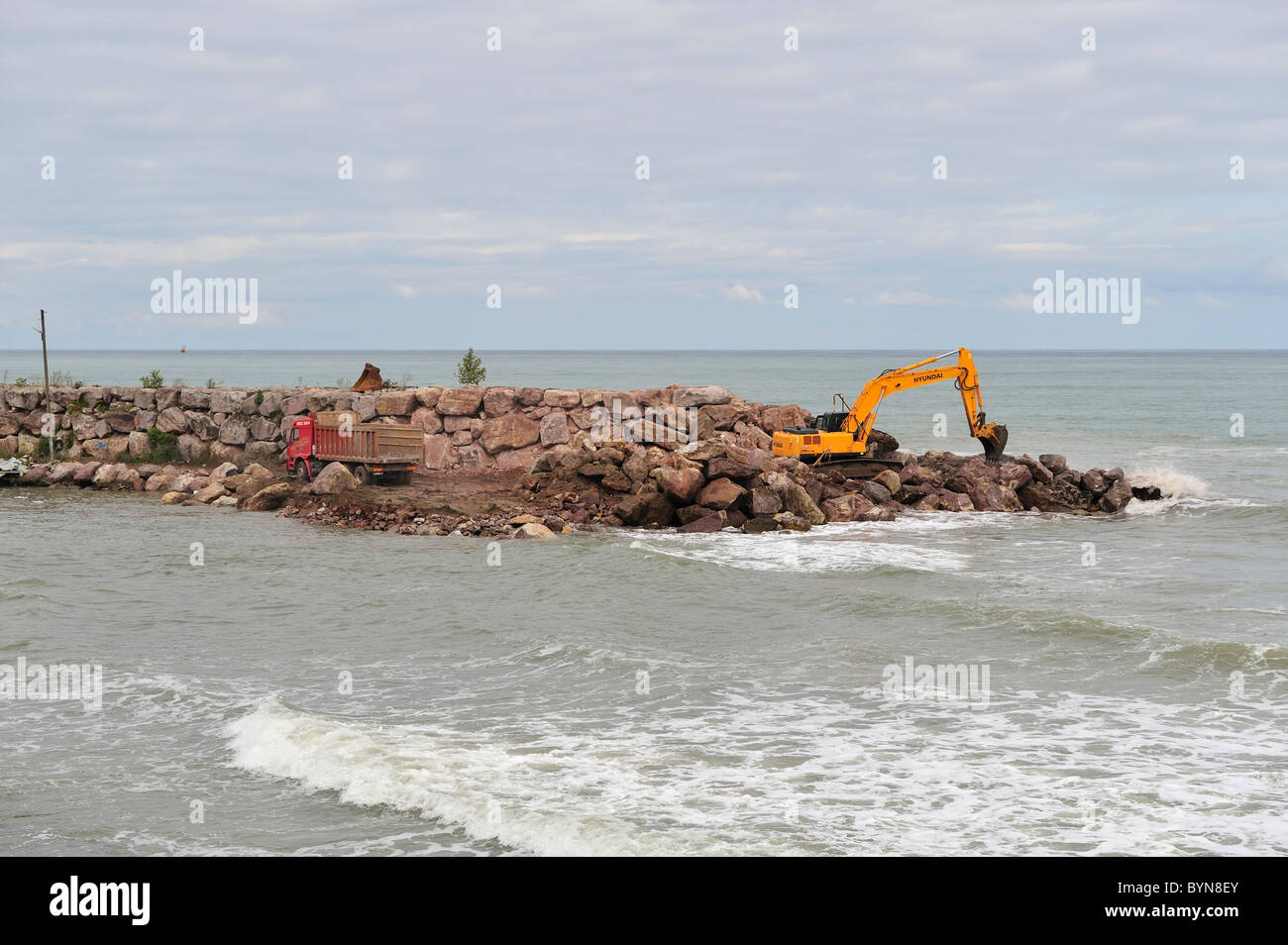 Struttura di frangionde riparare lungo il Mar Nero vicino a giresun, Turchia 101001 38144 Foto Stock