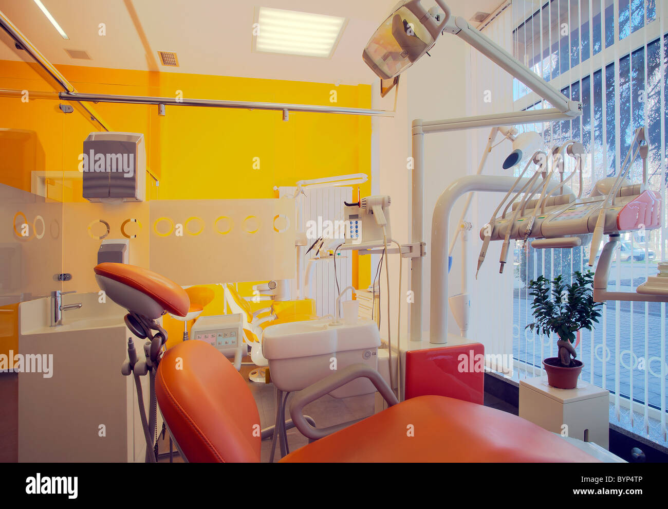 Interno di una clinica dentale, semplice e moderno design minimale. Foto Stock