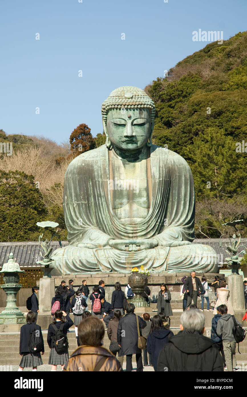 Amitābha Buddha in Kōtoku-高徳院 in un tempio buddista del Jōdo shū setta nella città di Kamakura Foto Stock