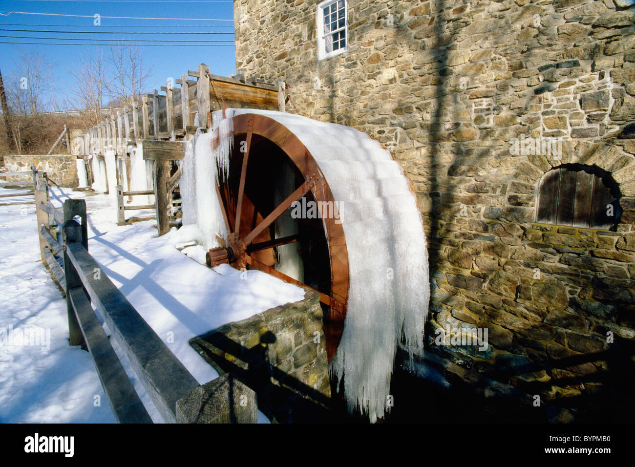 Congelati Gristmill ruota, storico Mulino Cooper, Chester, New Jersey Foto Stock