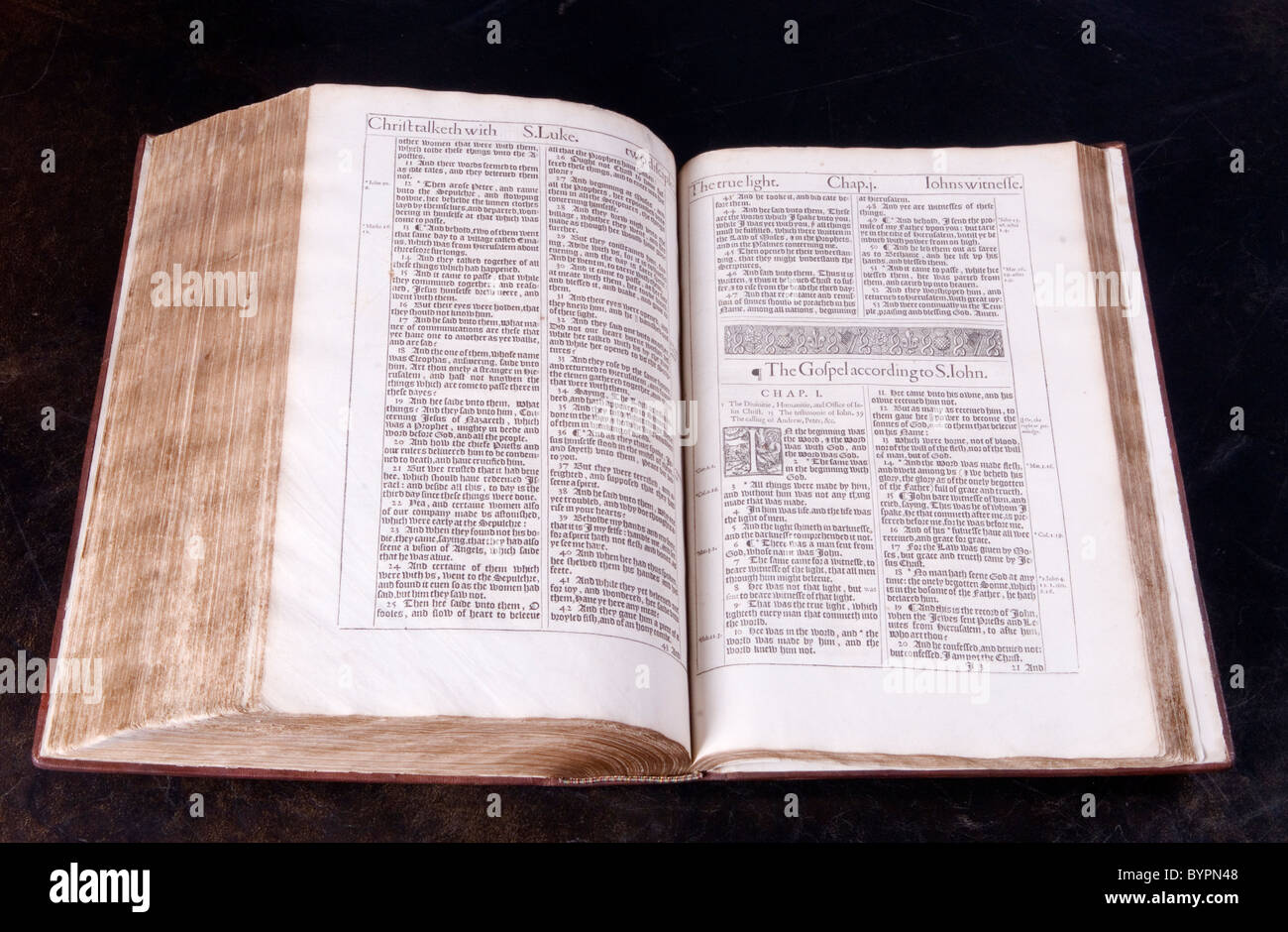 La casa di Hatfield, la Bibbia di re James. Hatfield Hertfordshire Regno Unito. HOMER SYKES Foto Stock