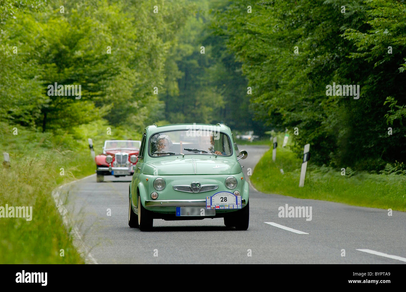Classic car, Fiat Bambino o Puch, su un rallye im Eifel foresta Foto Stock