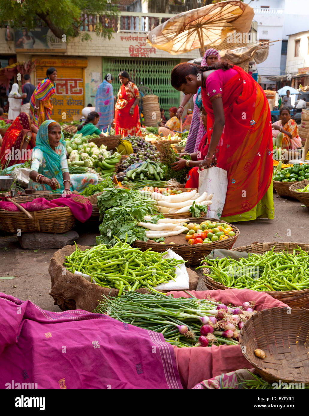 India Rajasthan, Udaipur, mercato di frutta e verdura Foto Stock