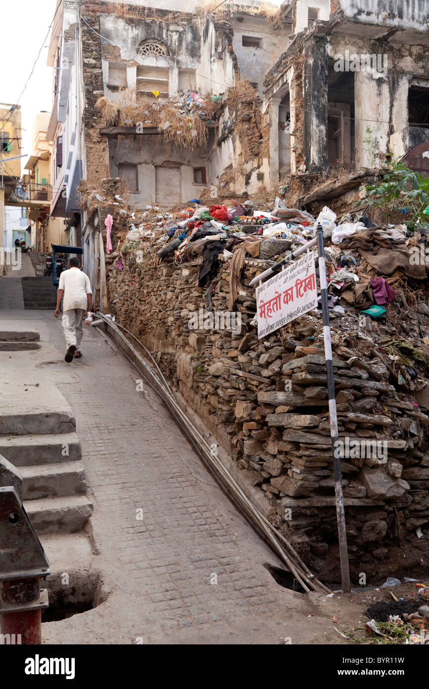 India Rajasthan, Udaipur, alloggiamento abbandonati nella città vecchia Foto Stock
