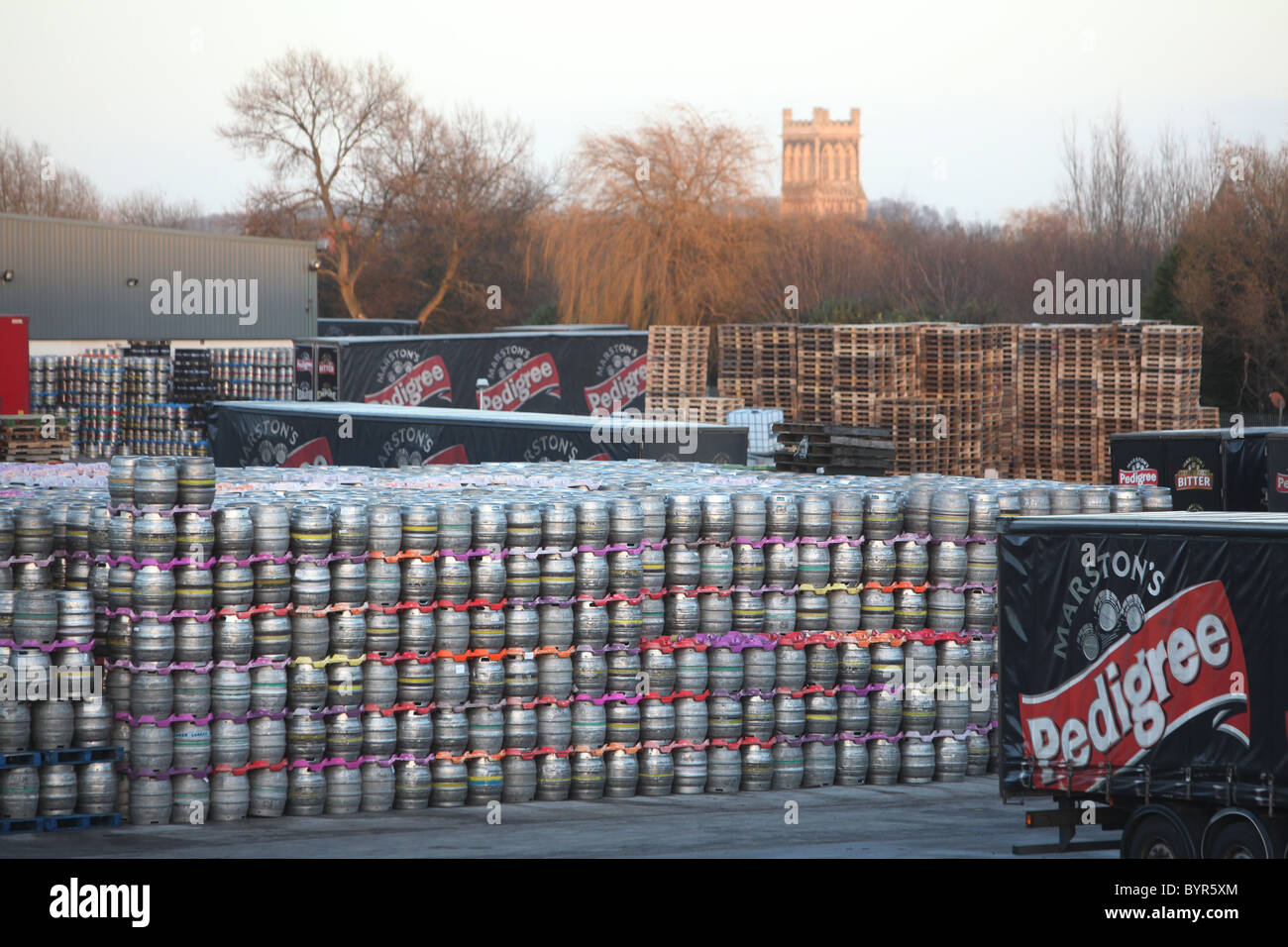 Marstons Pedigree di barili presso il birrificio Marstons in Burton on Trent Foto Stock