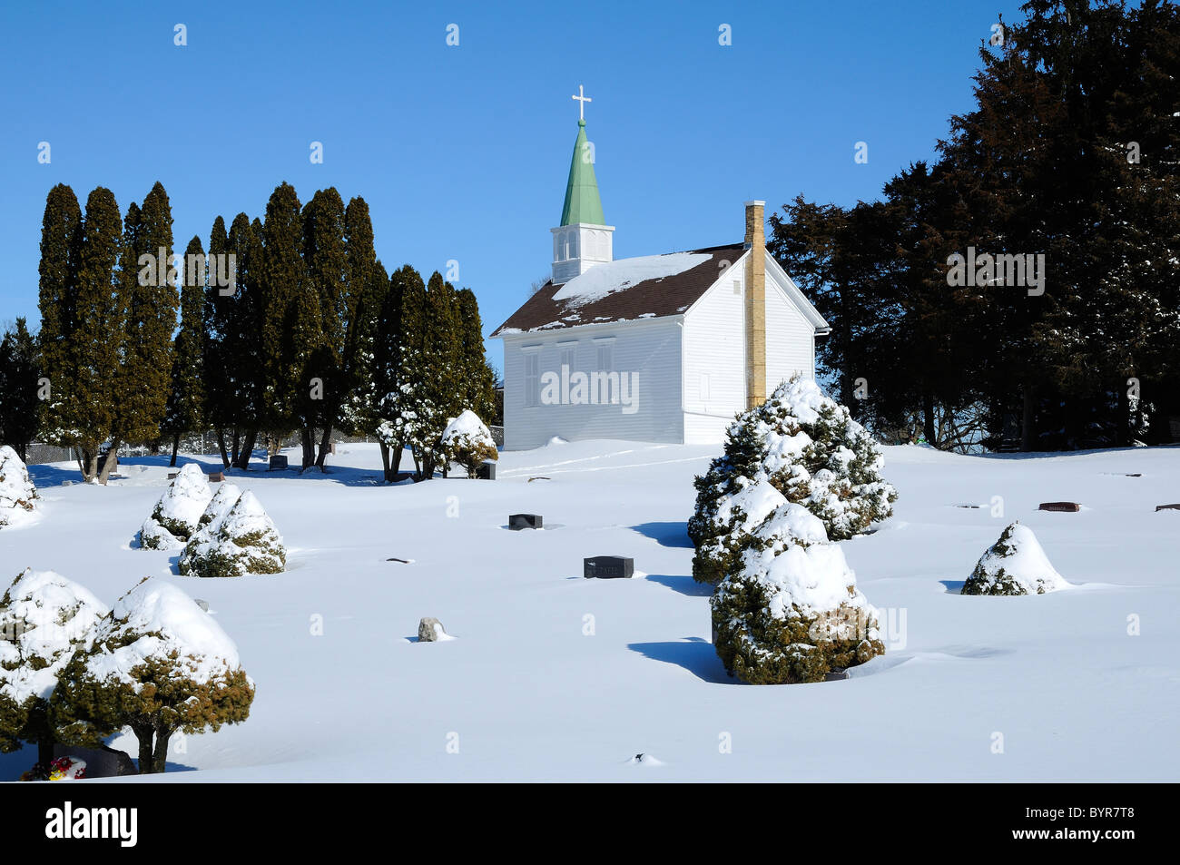 Piccolo pendio cappella e cimitero nel nord dell'Illinois, Stati Uniti d'America. Foto Stock