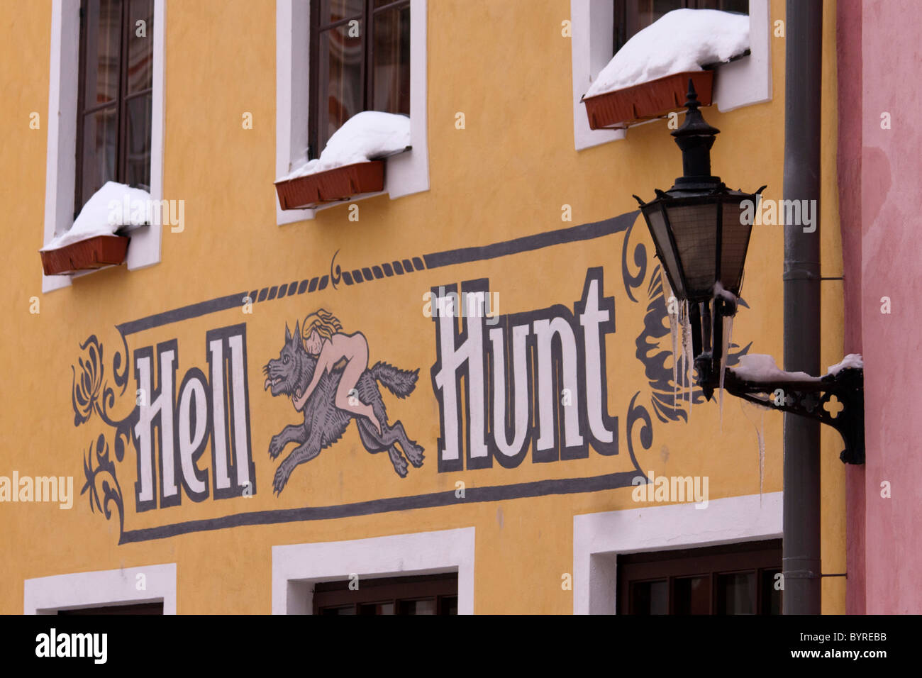 L'inferno Hunt Bar nella Città Vecchia di Tallinn, Estonia Foto Stock
