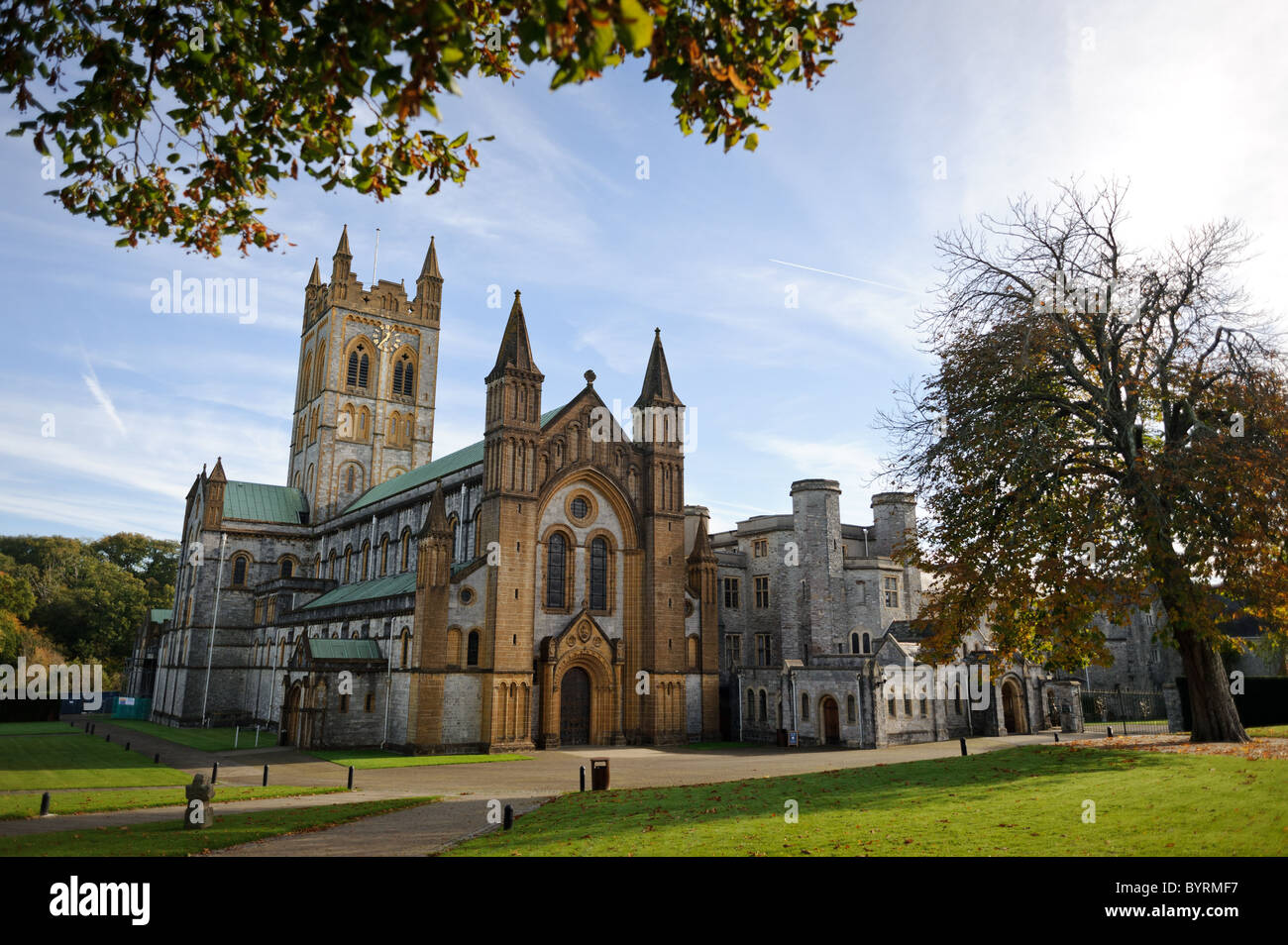 L'esterno di Buckfast Abbey a Buckfastleigh, Devon Foto Stock