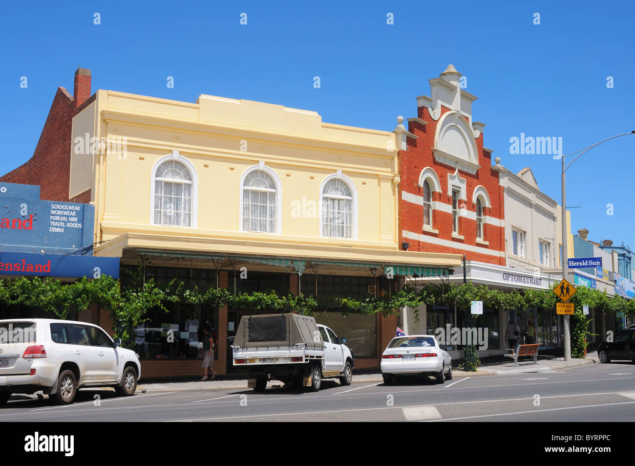 Gli edifici di vecchia costruzione in goldrush paese di Maldon in Victoria Australia Foto Stock