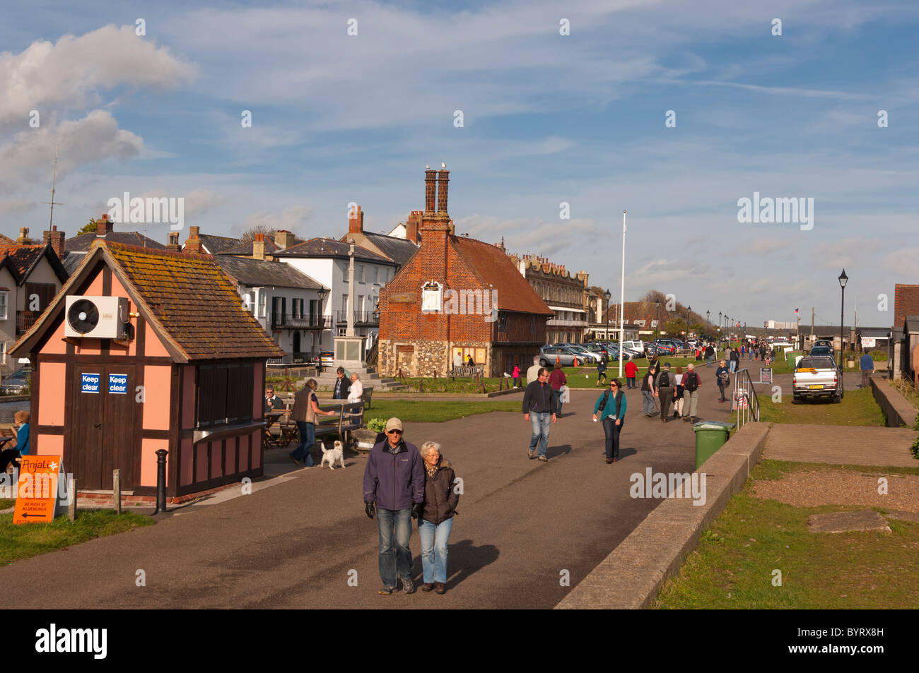 La promenade a Aldeburgh , Suffolk , Inghilterra , Inghilterra , Regno Unito Foto Stock