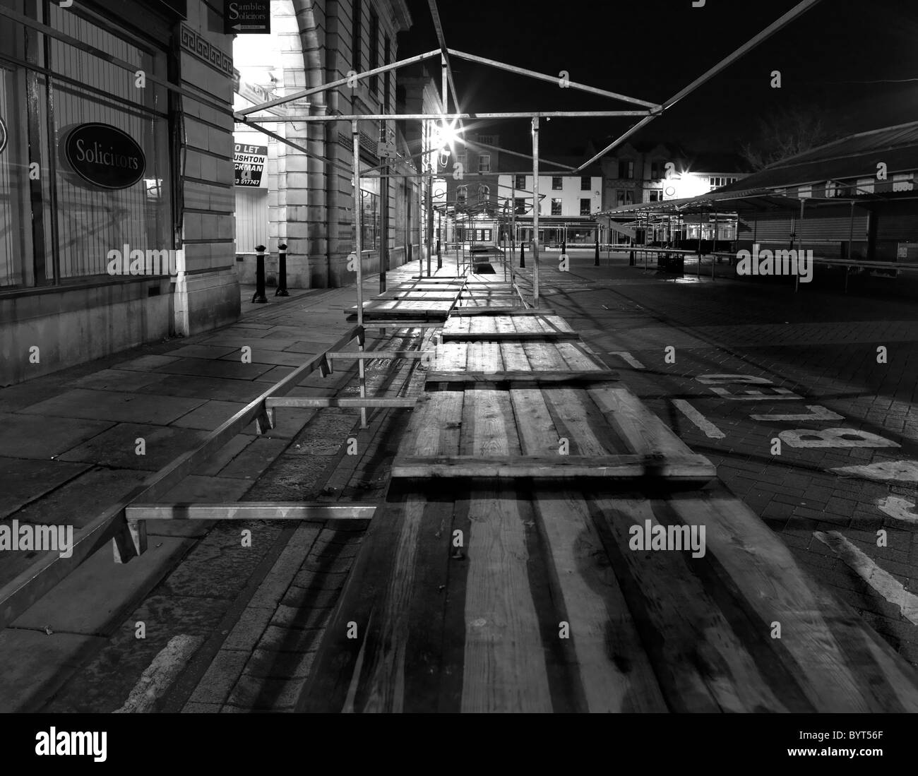 Pressione di stallo di mercato chiuso di notte. Foto Stock