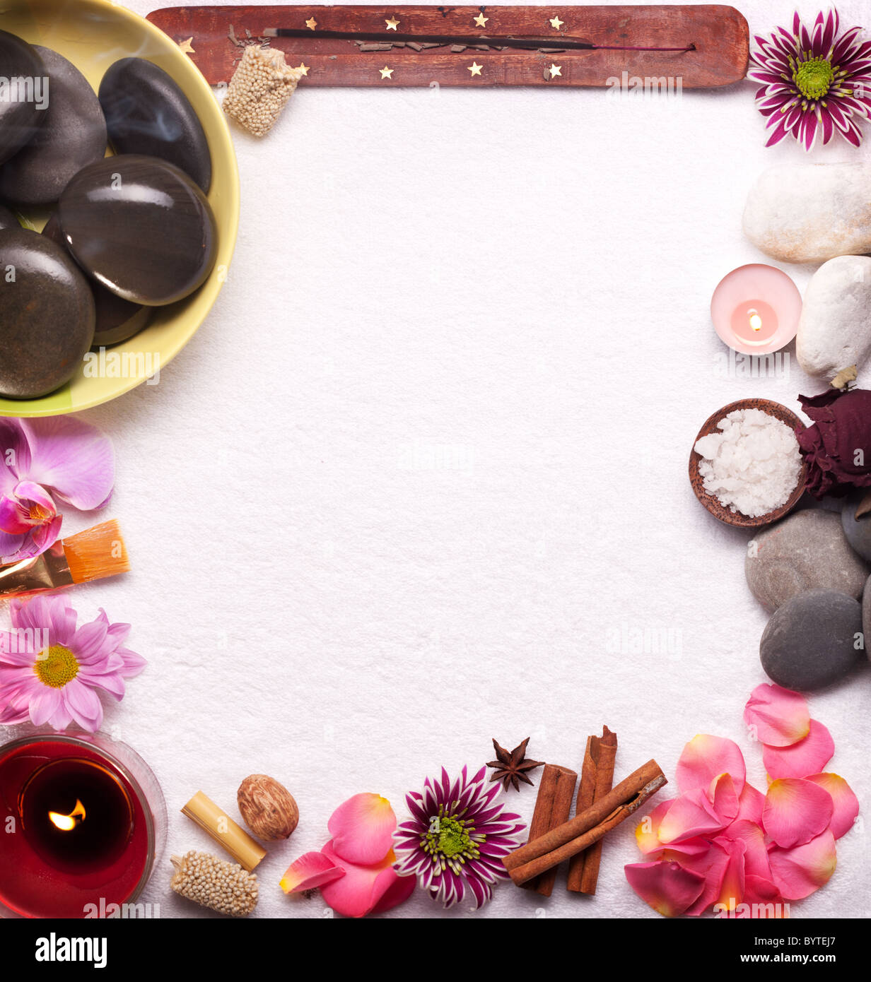 Cornice fatta di spa accessori. Foto Stock