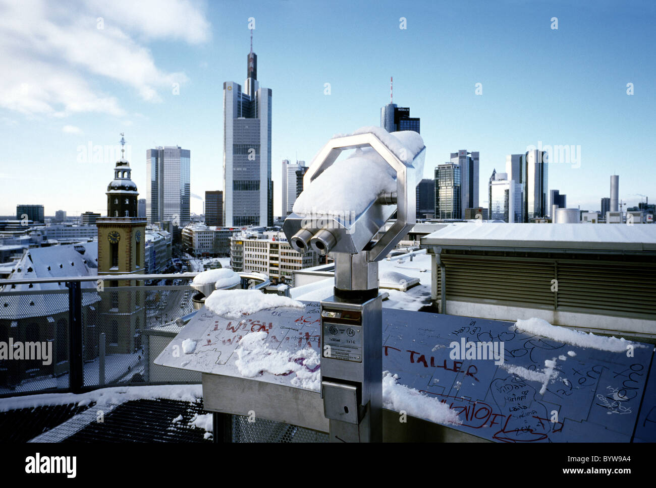 Vista di Hauptwache e la Skyline a Zeilgalerie terrazza sul tetto in Frankfurt am Main. Foto Stock