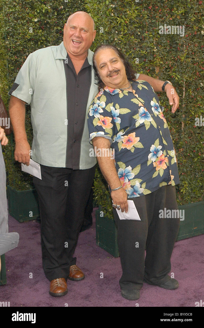 Dennis Hof, proprietario del Bunny Ranch e Ron Jeremy Comedy Central Roast di sapore Flav tenutosi presso la Warner Brothers Studio Lot Foto Stock