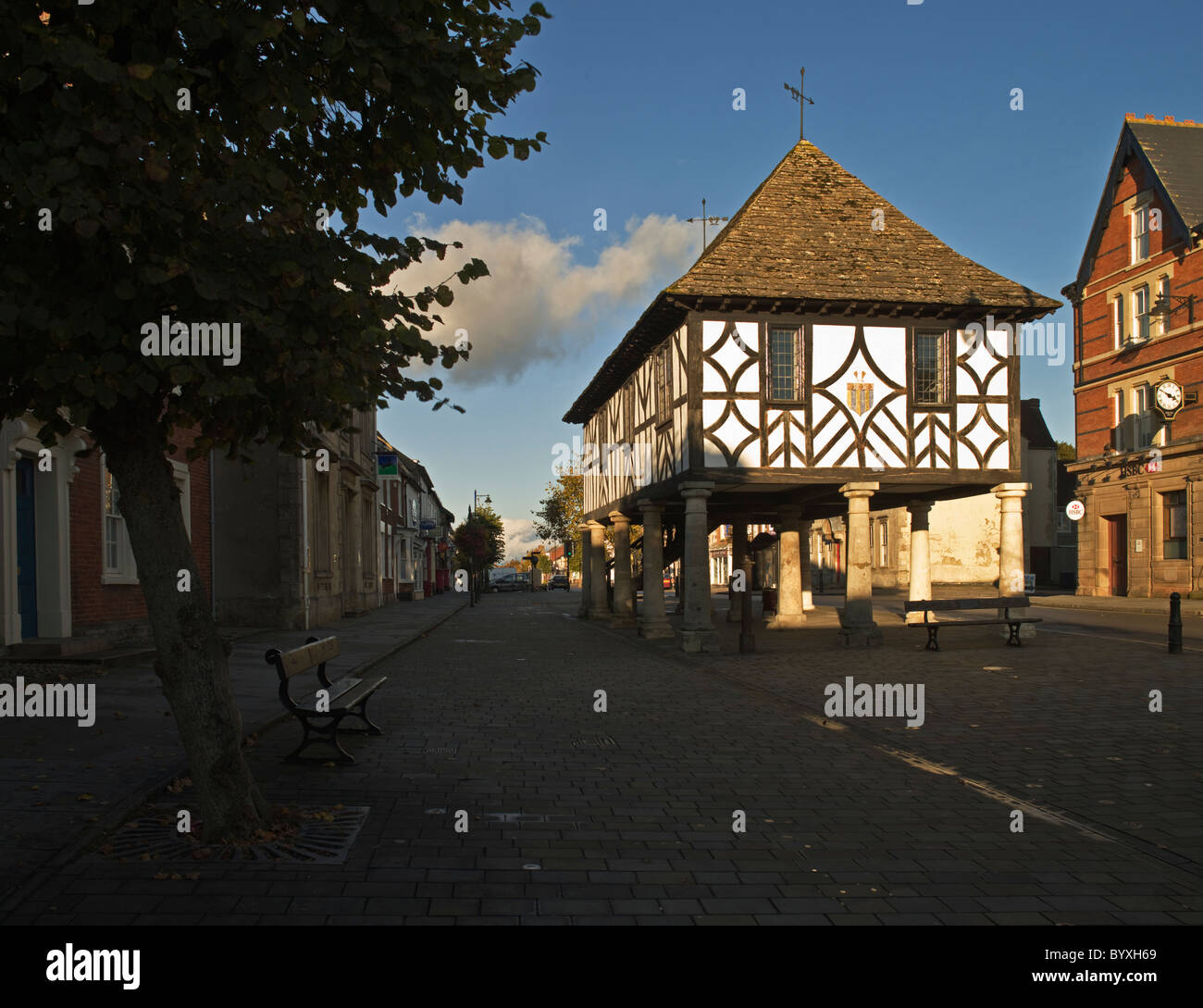 Il vecchio mercato Hall high street a Wootton Bassett nel Wiltshire - ora un museo Foto Stock