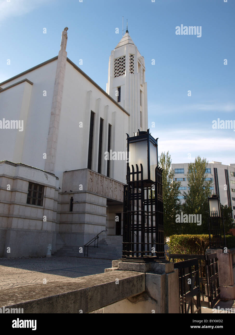 La Madonna di Fatima chiesa di Lisbona, un esempio di Portoghese architettura modernista Foto Stock