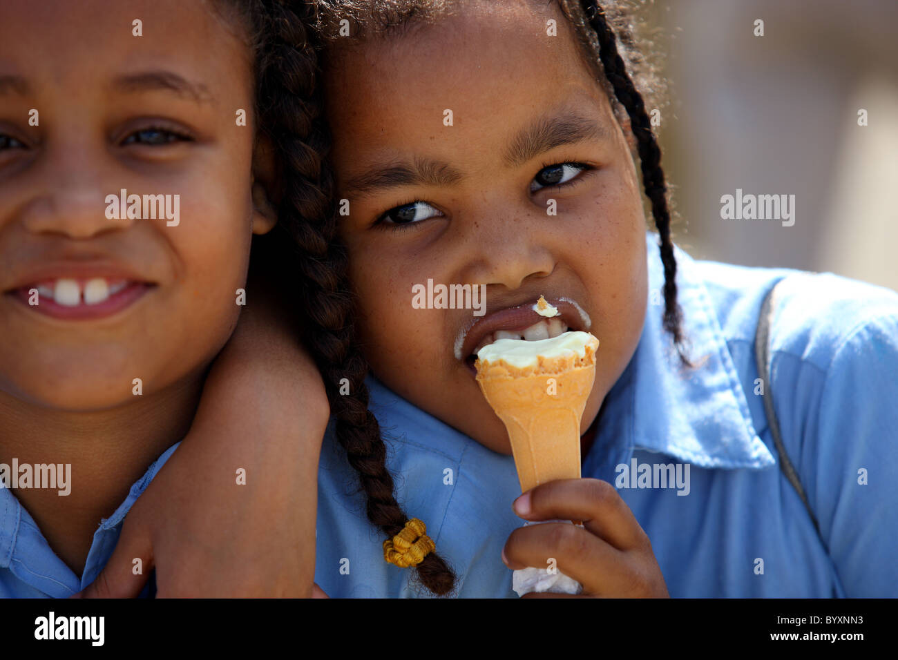 Caraibi, Repubblica Dominicana, Santo Domingo, bambini in uniforme scolastica Foto Stock