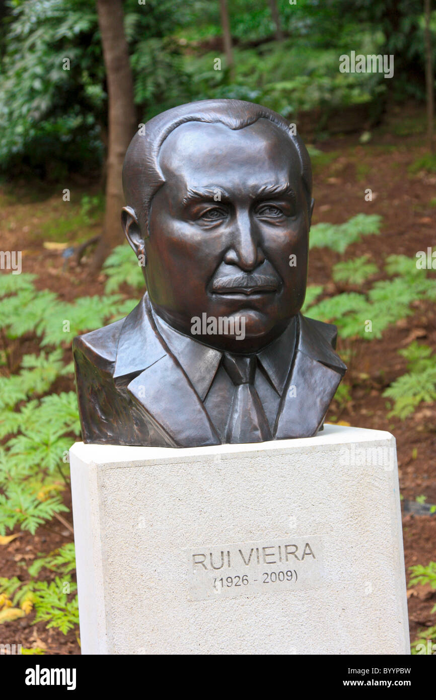 Scultura di Rui Vieira, il fondatore e direttore del Giardino Botanico di Funchal, Madeira Foto Stock