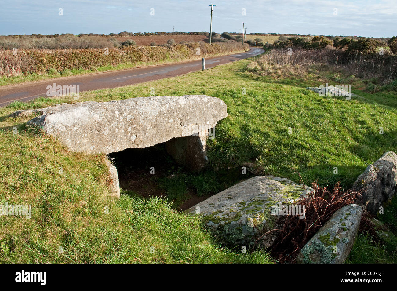 Tregiffian sepoltura camera, un antico sito a fianco della strada tra Lamorna e St.Buryan in Cornwall, Regno Unito Foto Stock