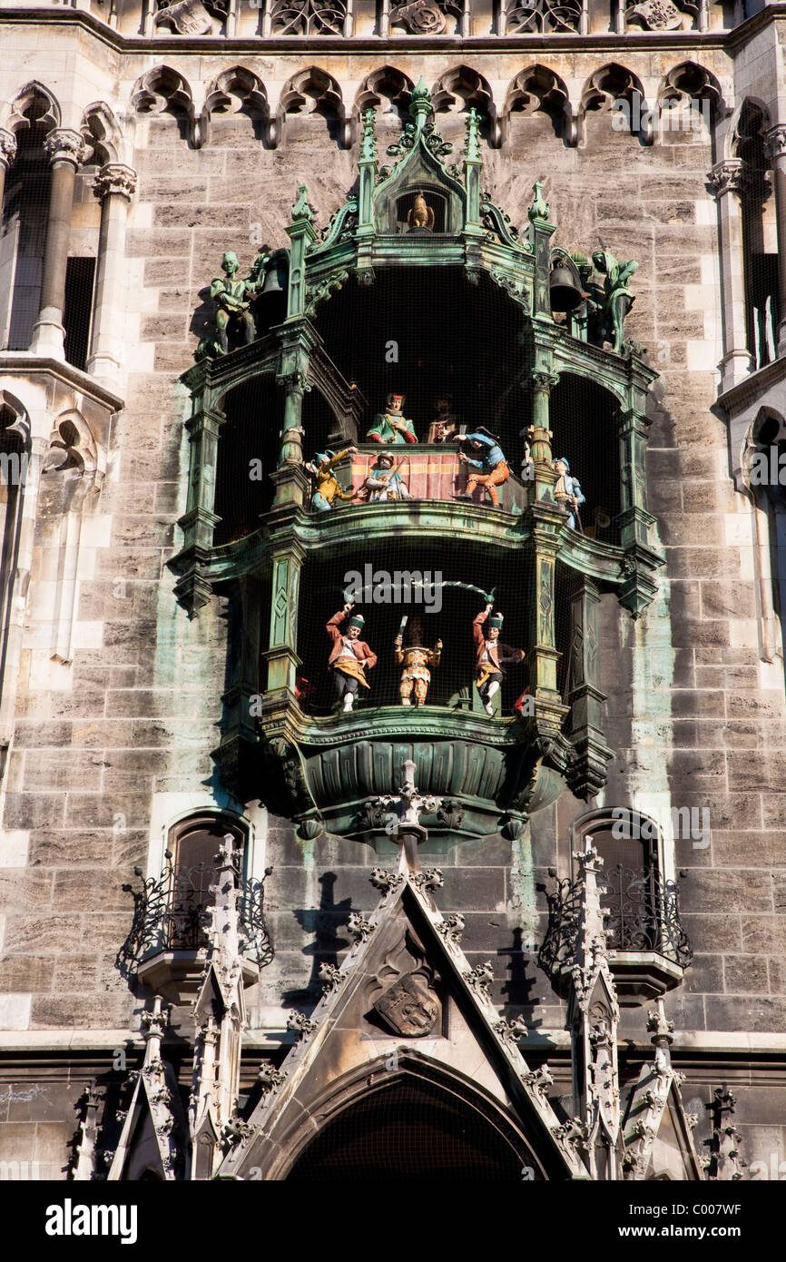 Il Rathaus con orologio Glockenspiel, Marienplatz Monaco di Baviera,  Germania Foto stock - Alamy