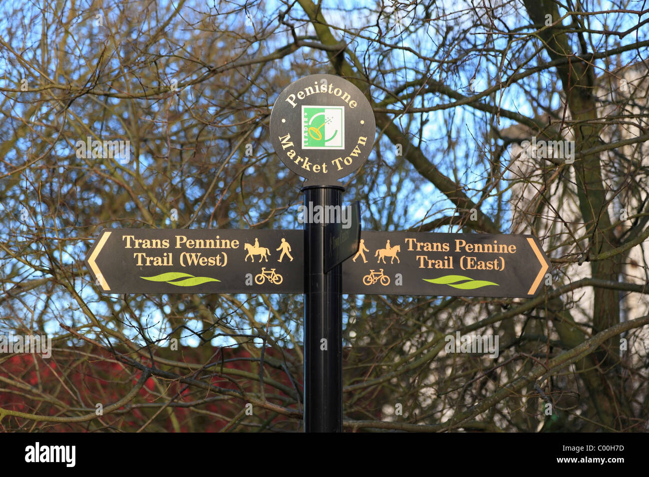 Trans Pennine Trail, signpost Penistone, South Yorkshire, Inghilterra, Regno Unito. Foto Stock