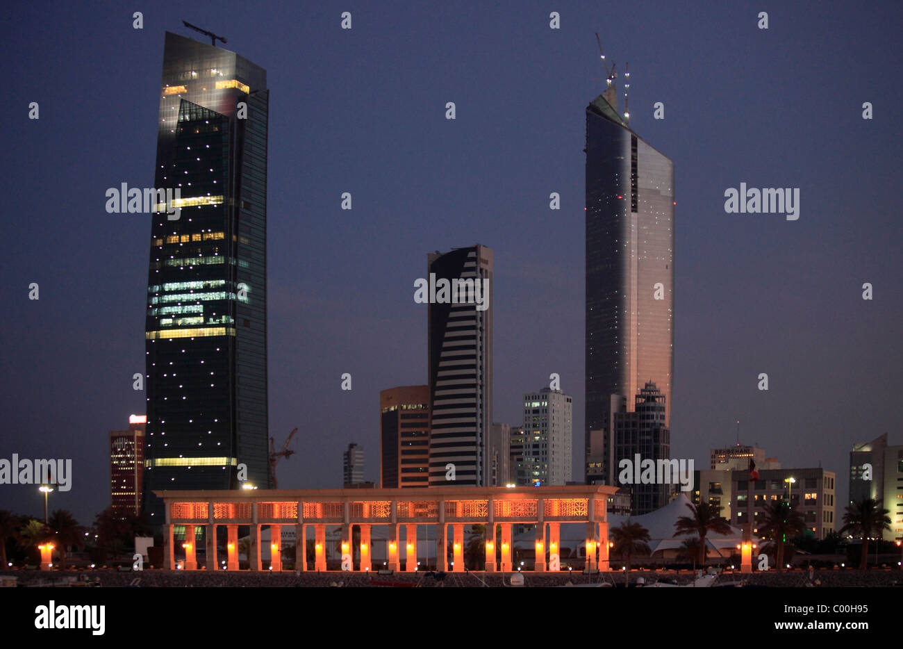 Il Kuwait Kuwait City, skyline, grattacieli, Foto Stock