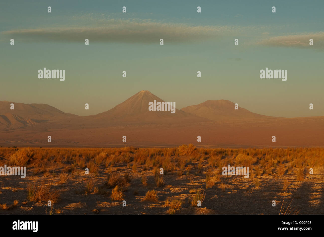 Sera oltre il deserto di Atacama Foto Stock