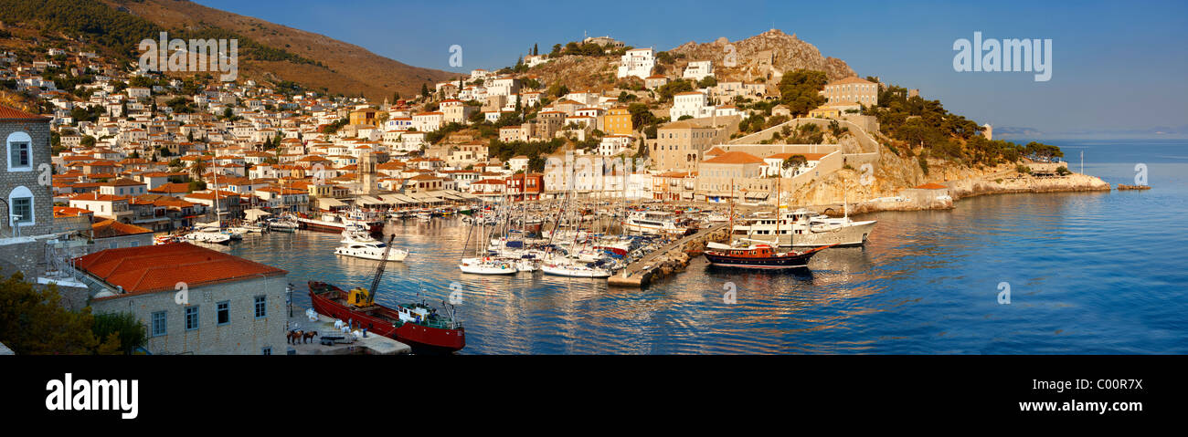 Psnoramic vista del porto storico di Hydra, greco Isole Saroniche Foto Stock