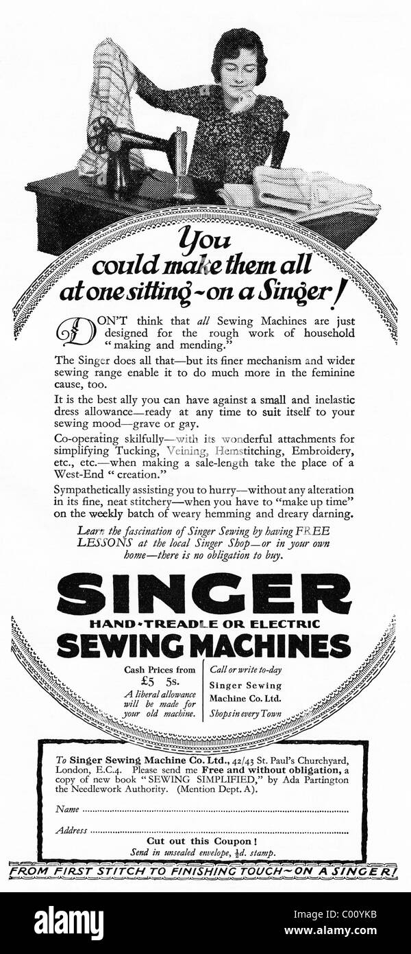 1920s annuncio nella rivista di consumatori per il cantante a mano e a pedale macchine elettriche per cucire Foto Stock