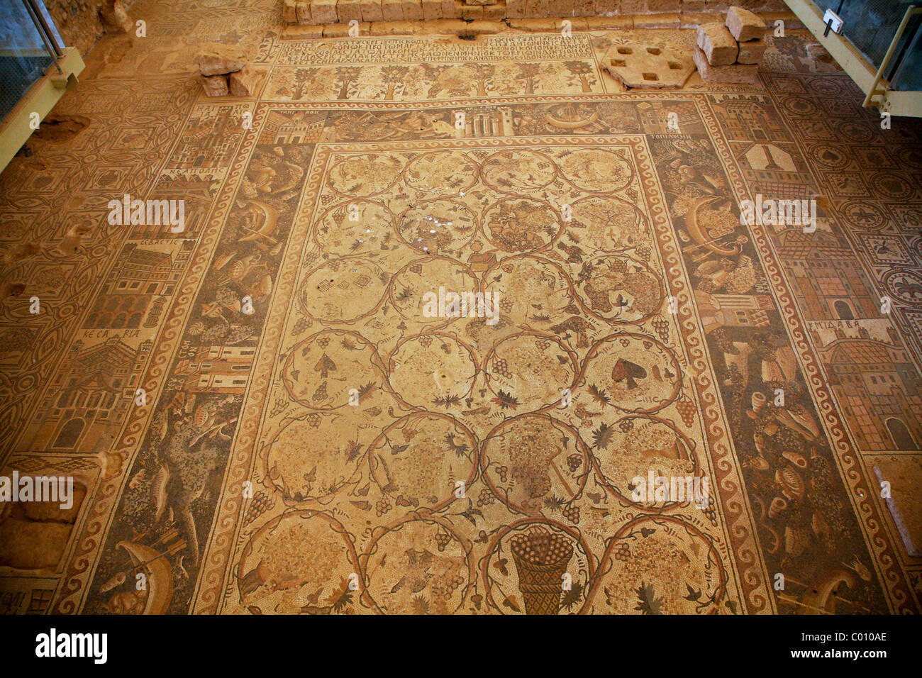 Mosaici a Santo Stefano chiesa in Umm Ar-Rasas, Giordania. Foto Stock