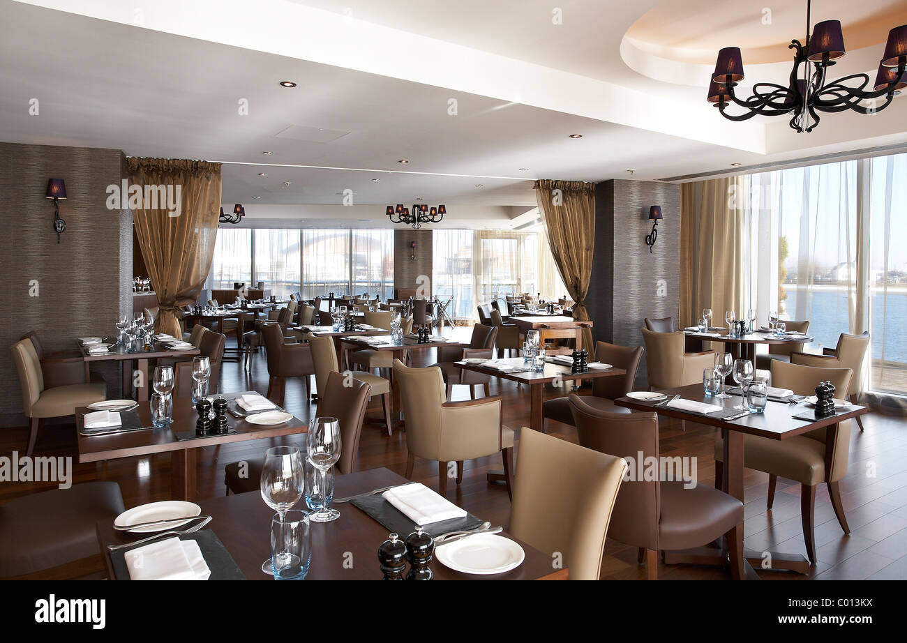 Ristorante presso il 5 stelle St Davids Hotel, Cardiff Bay, il Galles, UK. Foto Stock