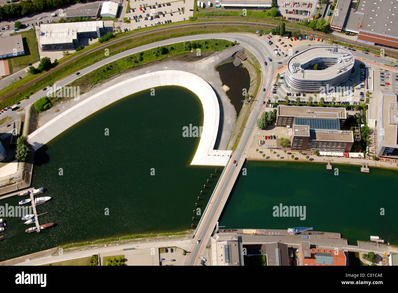 Vista aerea, parete curva, edificio amministrativo di Alltours, un tedesco viaggi, Innenhafen inland harbor, Duisburg Foto Stock