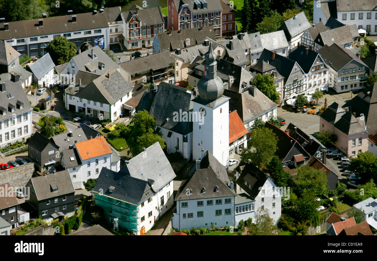 Vista aerea, centro storico della città con la torre campanaria, Arnsberg, Renania settentrionale-Vestfalia, Germania, Europa Foto Stock
