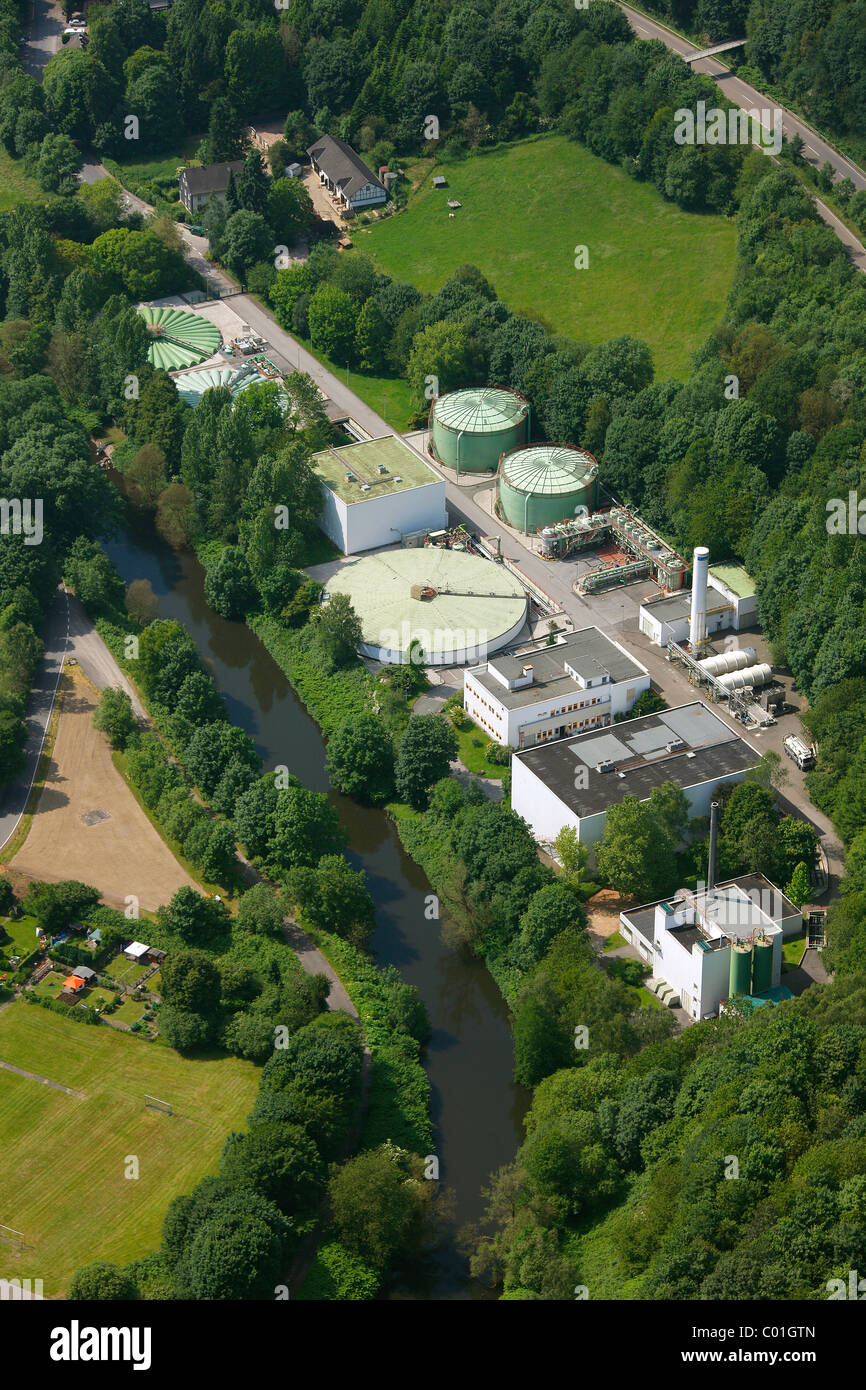 Vista aerea, interno impianto di trattamento delle acque reflue della Bayer Schering Pharma AG su Rutenbecker Weg street Foto Stock