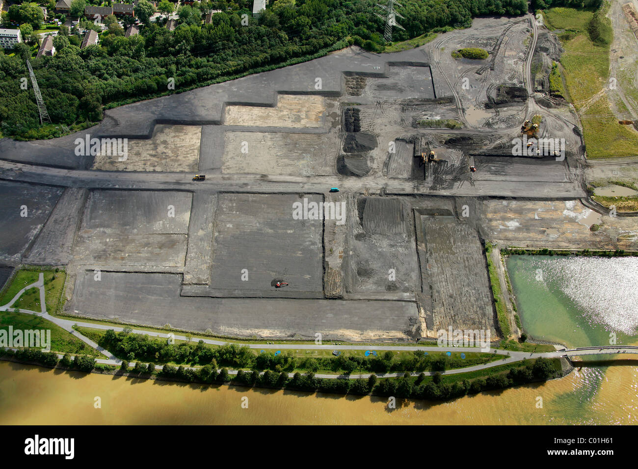 Vista aerea, NRW-urbana e lo sviluppo delle città, quartiere Gelsenkirchen-Bismarck, Reno-Herne Canal, Emscher river, Gelsenkirchen Foto Stock