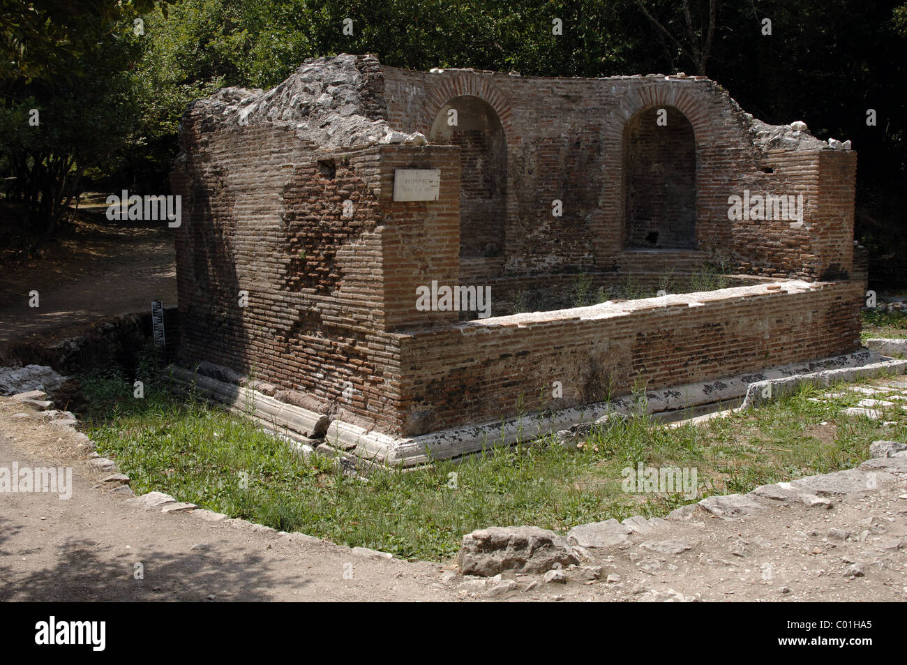 Arte romana. Fontana dedicata al Nymphas. Ii secolo A.C.. Butrinto. L'Albania. Foto Stock