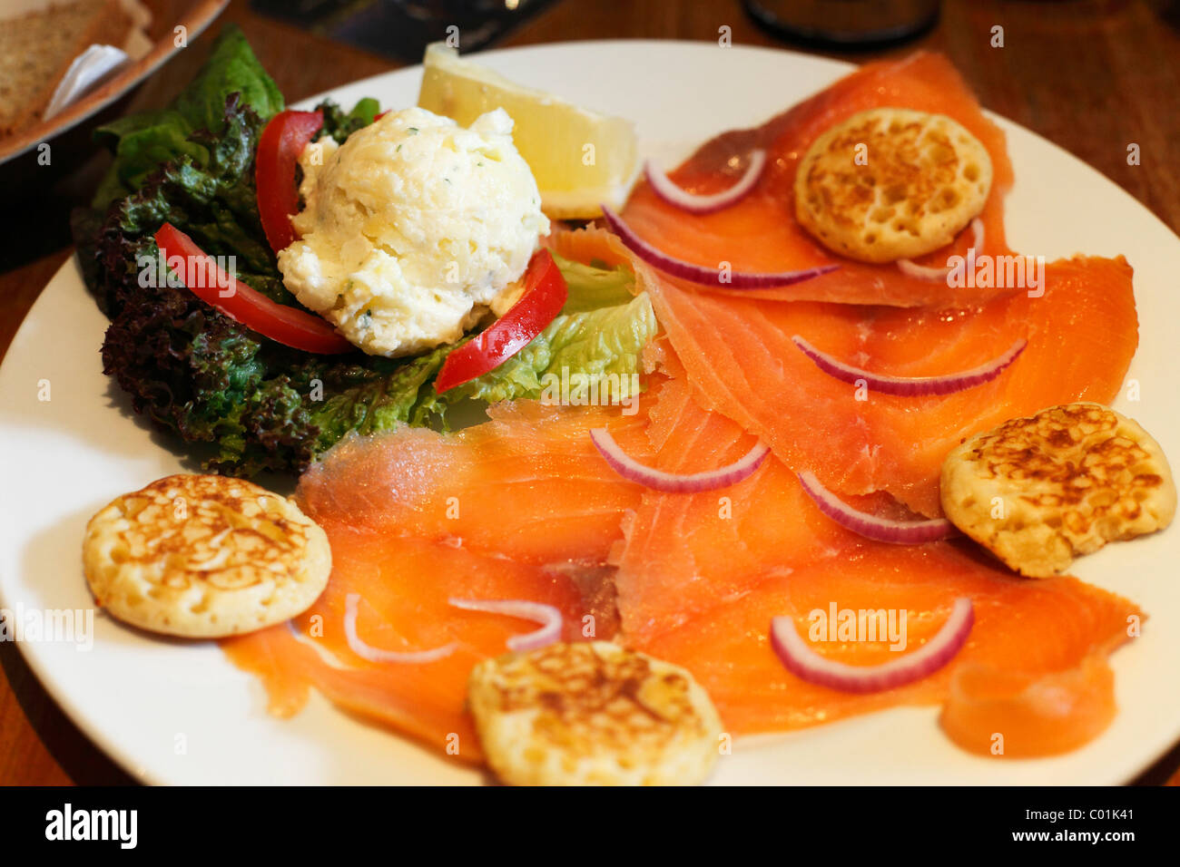 Salmone affumicato con purè di patate, County Cork, Repubblica di Irlanda, Isole britanniche, Europa Foto Stock