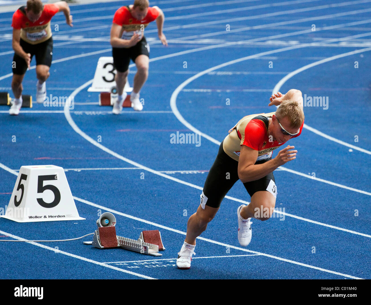 Pentathlete Thomas Ulbricht all'inizio dell'400 metri di relè, ISTAF 2010, International Stadionfest, Olympic Stadium Foto Stock