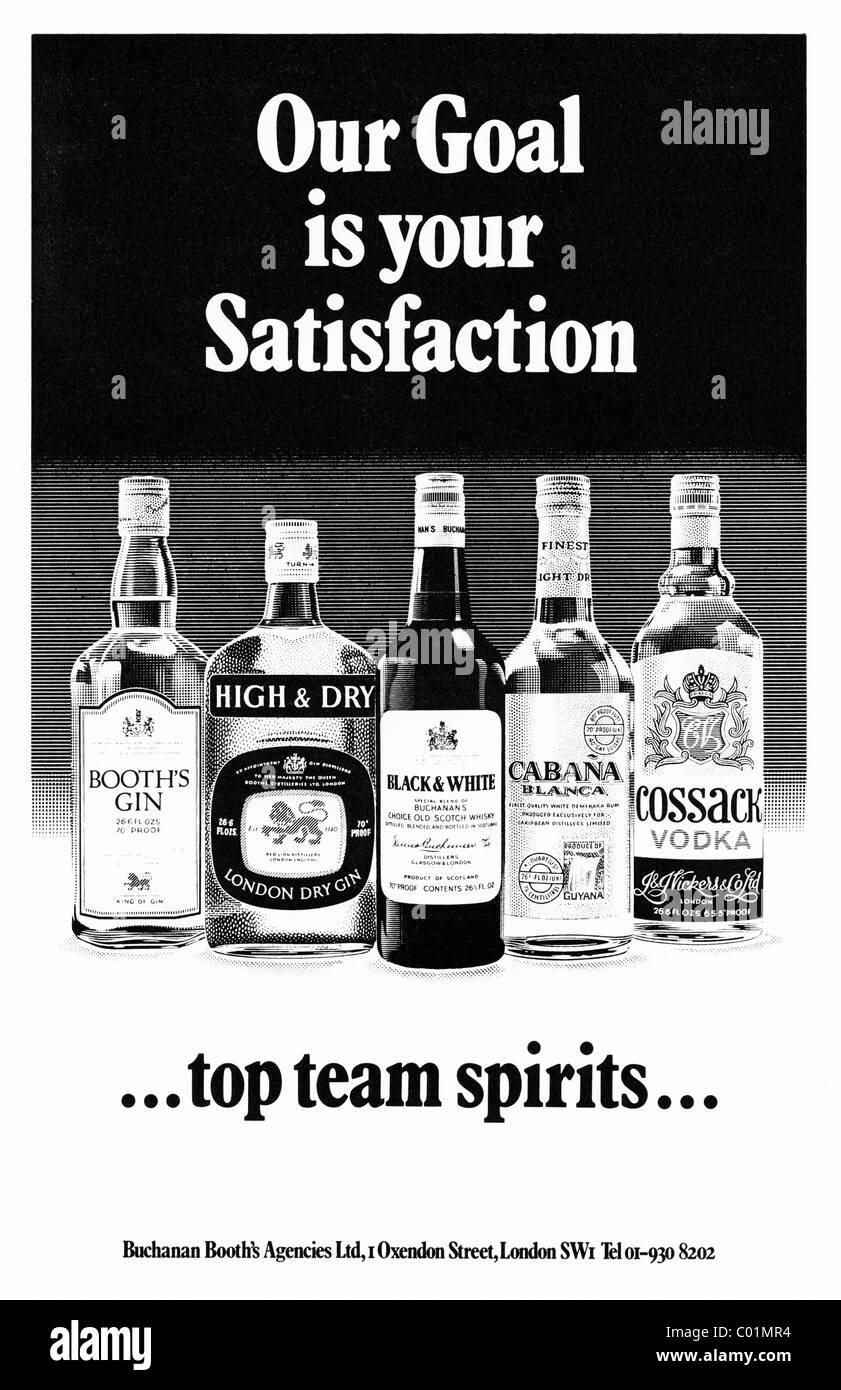 Anni Settanta pubblicità nel programma di calcio per il gin WHISKY RUM & VODKA Foto Stock
