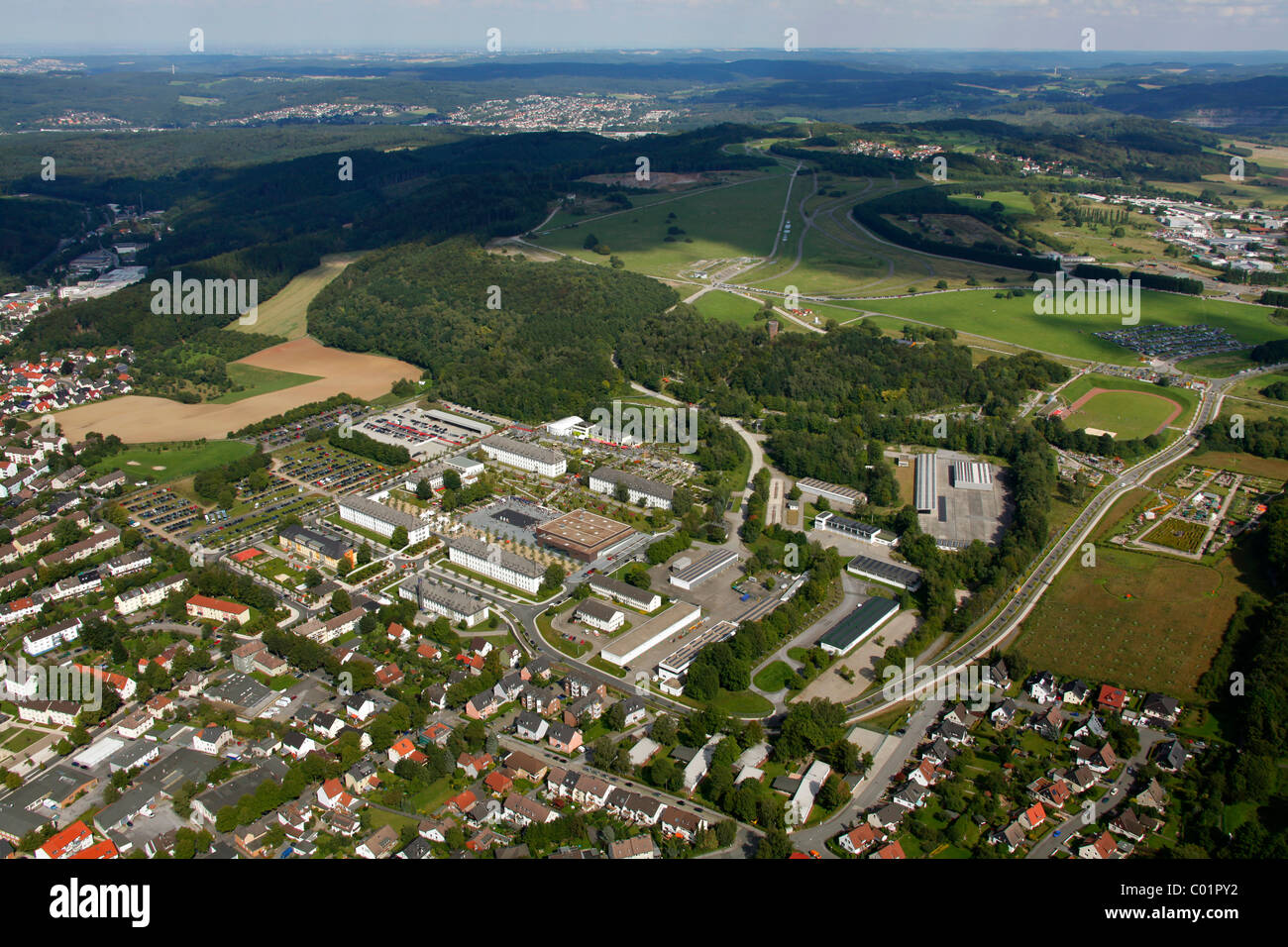 Vista aerea, giardino di stato mostrano Hemer, su una ex caserma militare, Maerkischer Kreis distretto, Sauerland Foto Stock