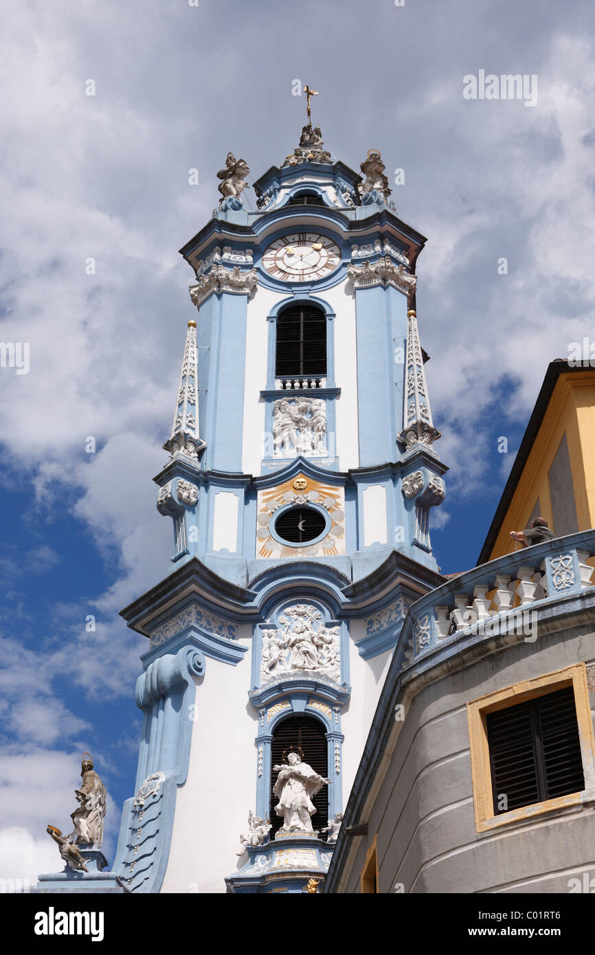 Guglia della chiesa della Collegiata, Duernstein, valle di Wachau, regione Waldviertel, Austria Inferiore, Austria, Europa Foto Stock