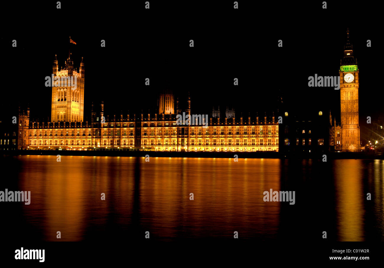 Le case del parlamento di Londra di notte Foto Stock