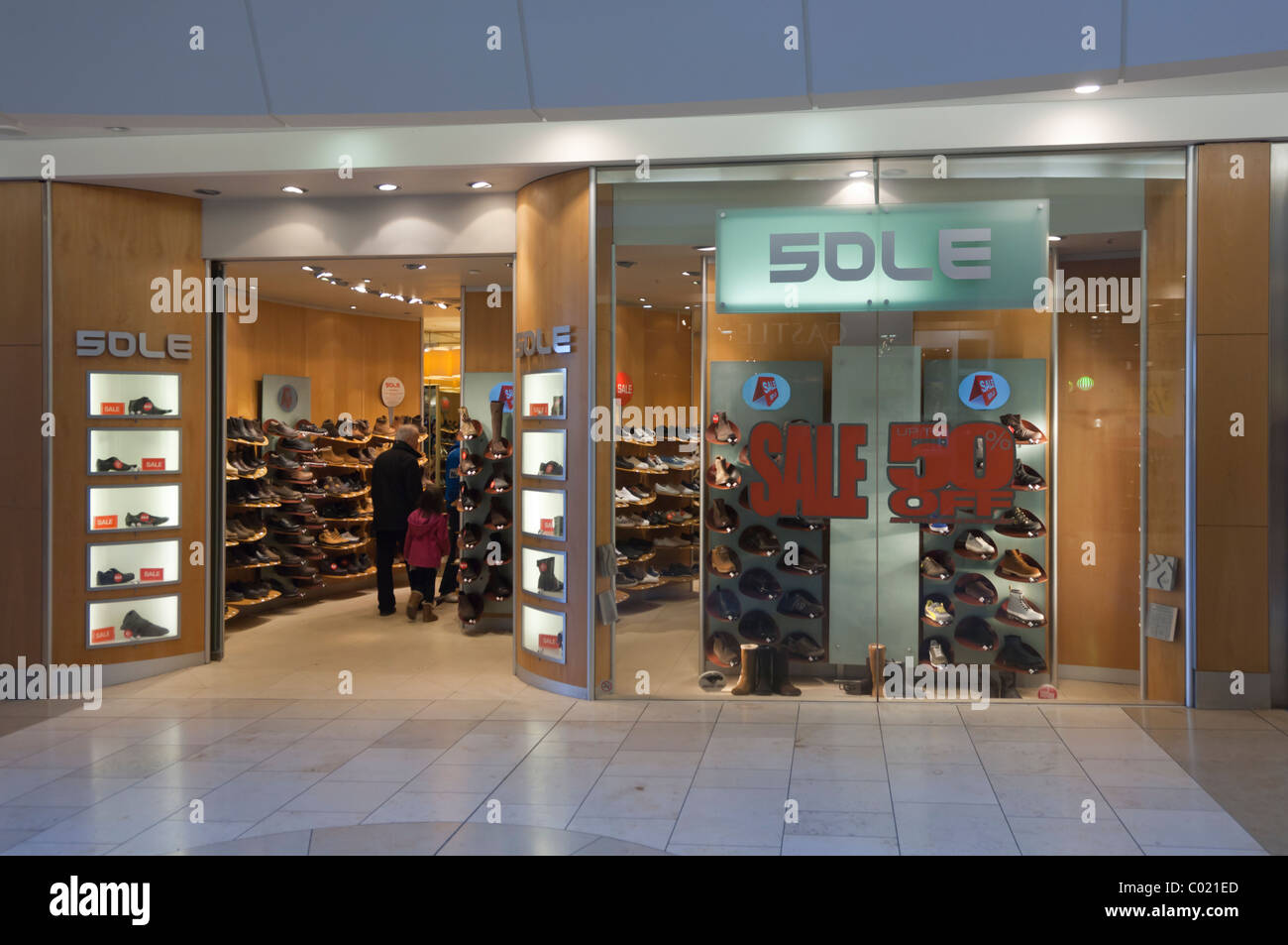 L'unico negozio di scarpe Negozio in Norwich , Norfolk , Inghilterra ,  Inghilterra , Regno Unito Foto stock - Alamy